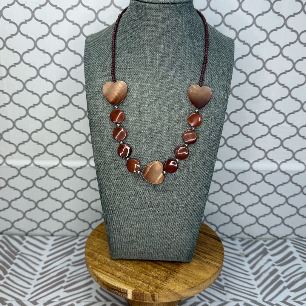 Elegant Shell Brown Heart Necklace